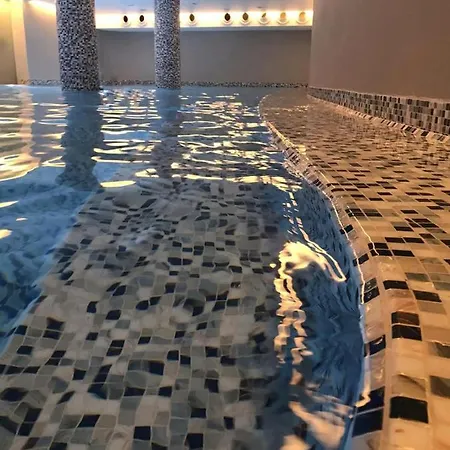 Apartment Paradiso 211 *